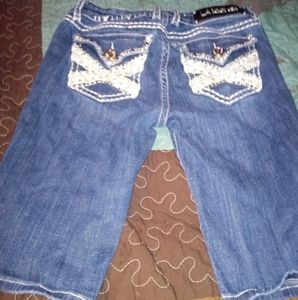 Beautiful la idol capris